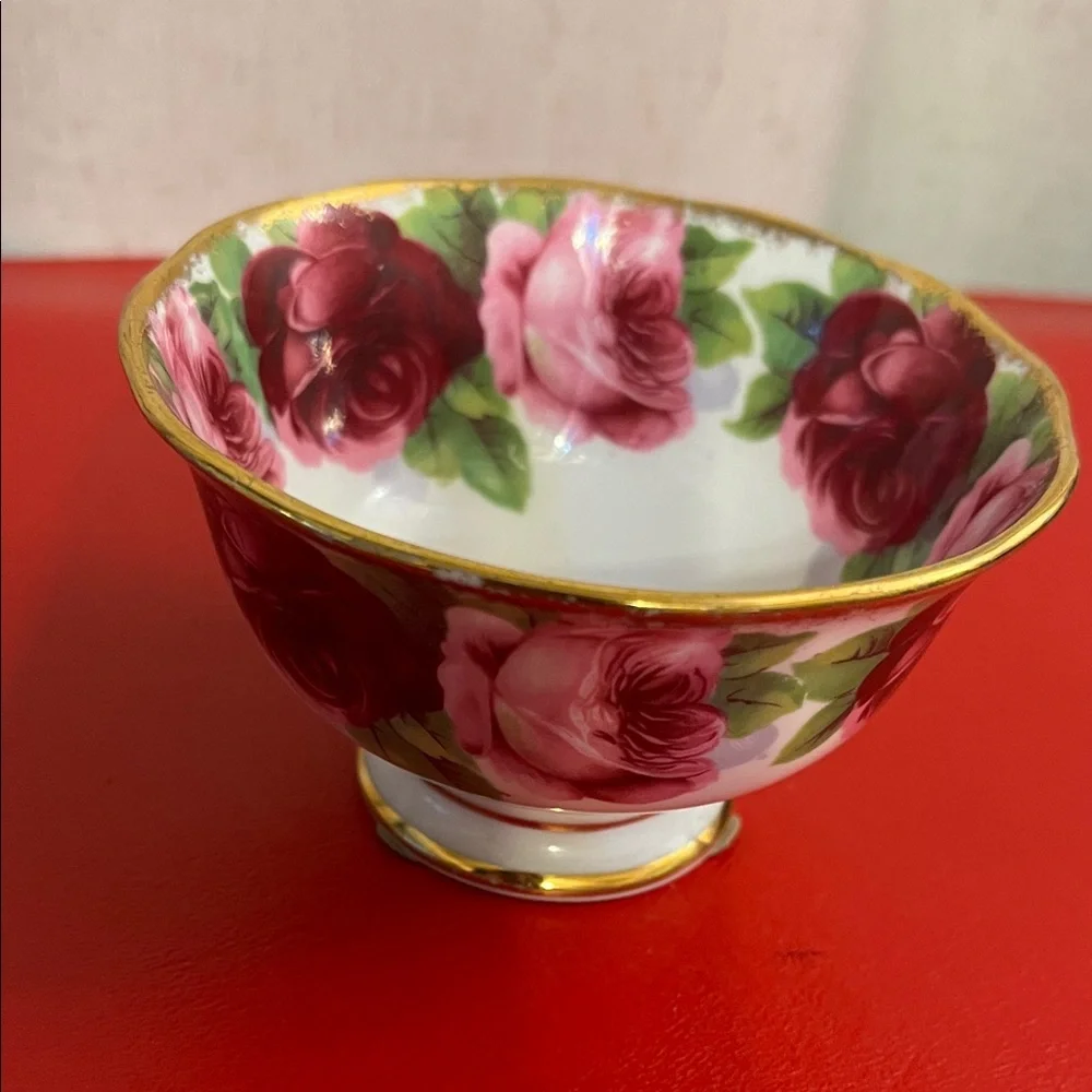 Vintage Royal Albert Crown England Old English Rose Heavy Gold Open Sugar Bowl
